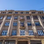 Large 3Br Apartment With Balcony 5 Min To Old Town By Tram