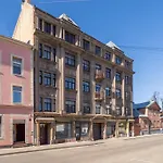 Large 3Br Apartment With Balcony 5 Min To Old Town By Tram