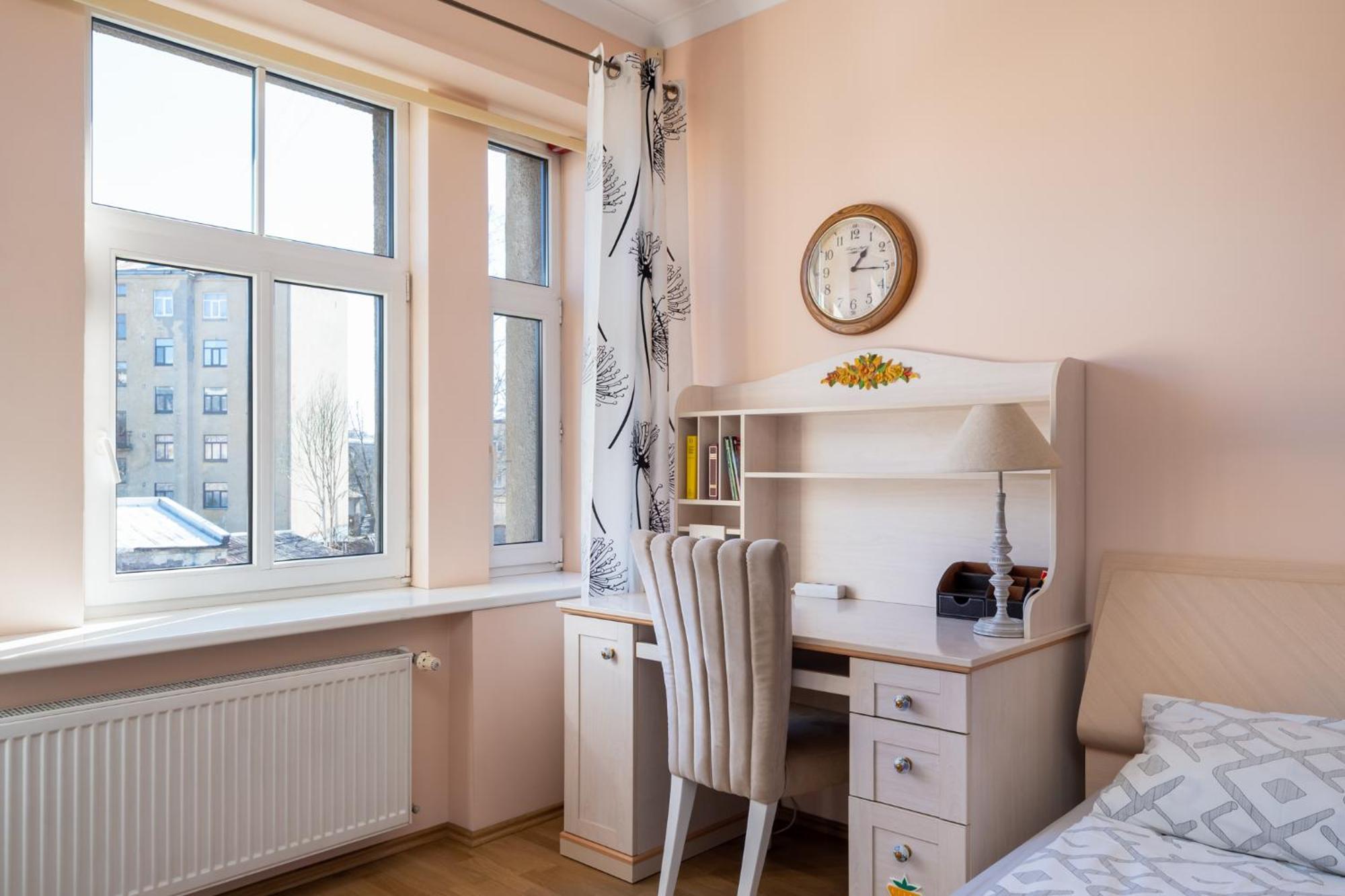 Large 3br With Balcony 5 Min To Old Town By Tram