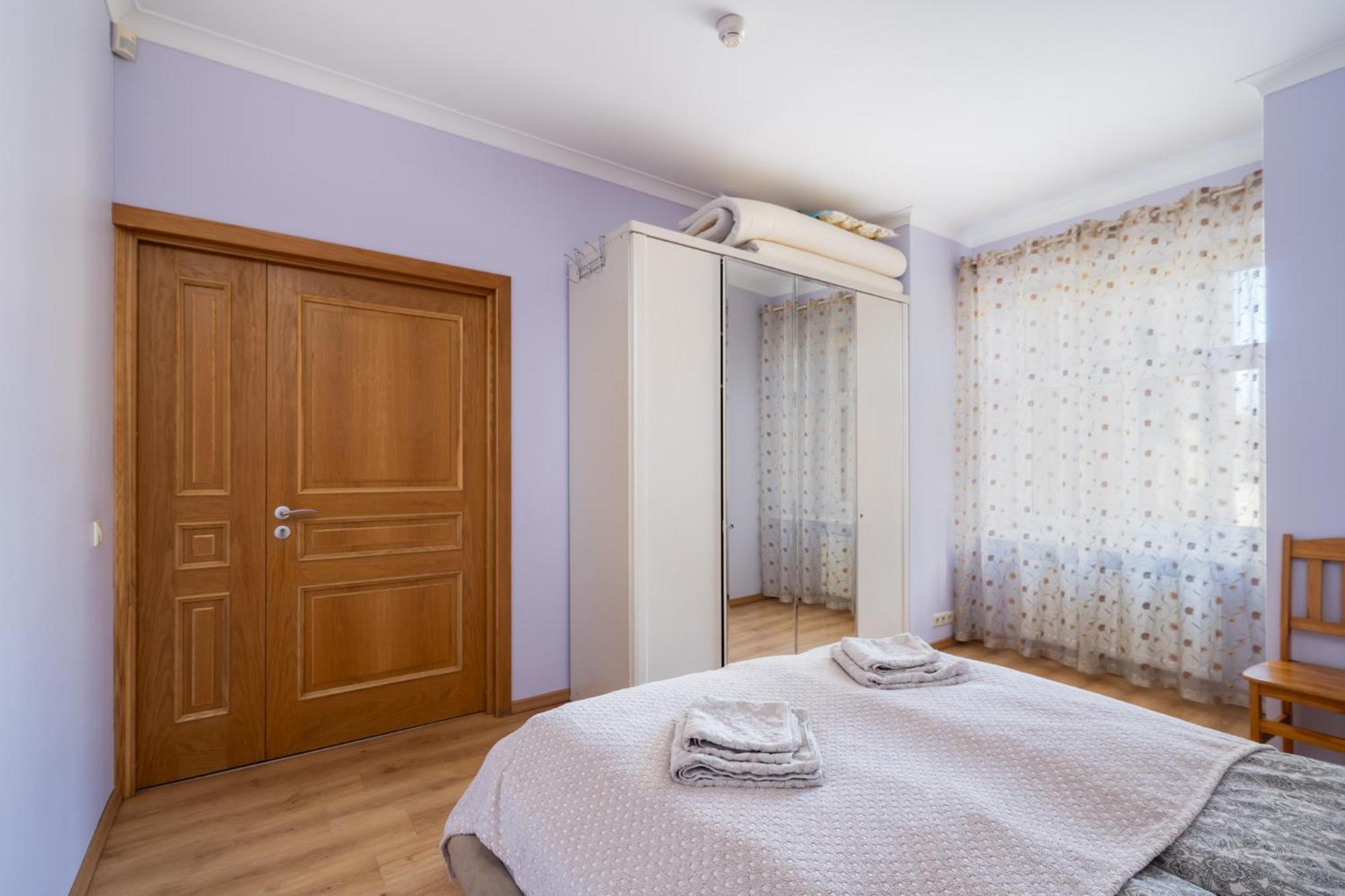 Large 3br With Balcony 5 Min To Old Town By Tram * Riga