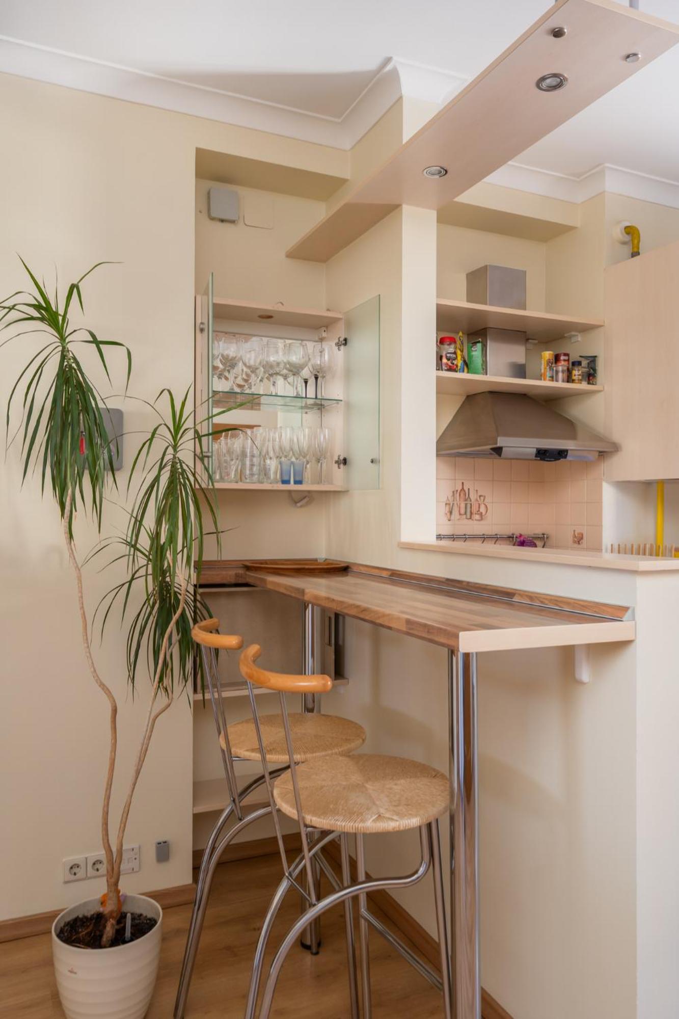 Large 3br With Balcony 5 Min To Old Town By Tram Căn hộ